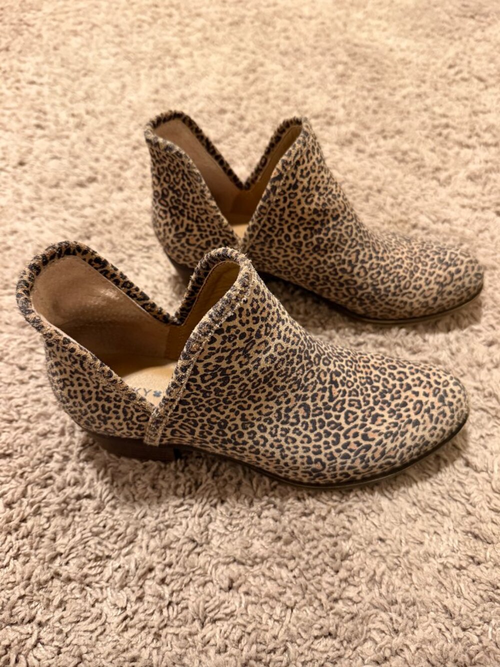 Lucky Brand Baleyβ2 Leopard Print Suede Ankle Boots Booties size 8 western